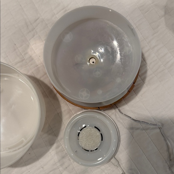 2 Color Changing Essential Oil Diffusers - Picture 12 of 13